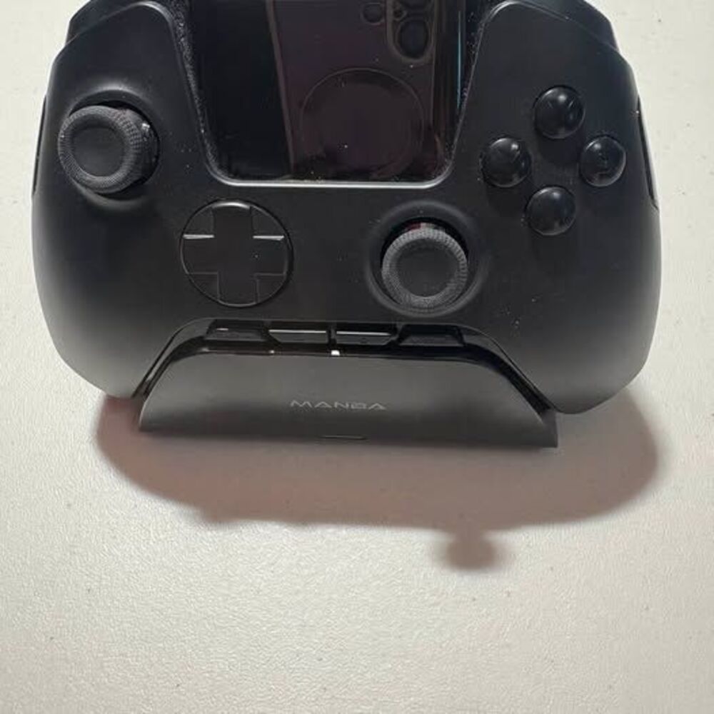 Manba Wireless Controller with Charging Dock
